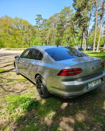 Volkswagen Passat cena 50000 przebieg: 249000, rok produkcji 2017 z Szczecin małe 277